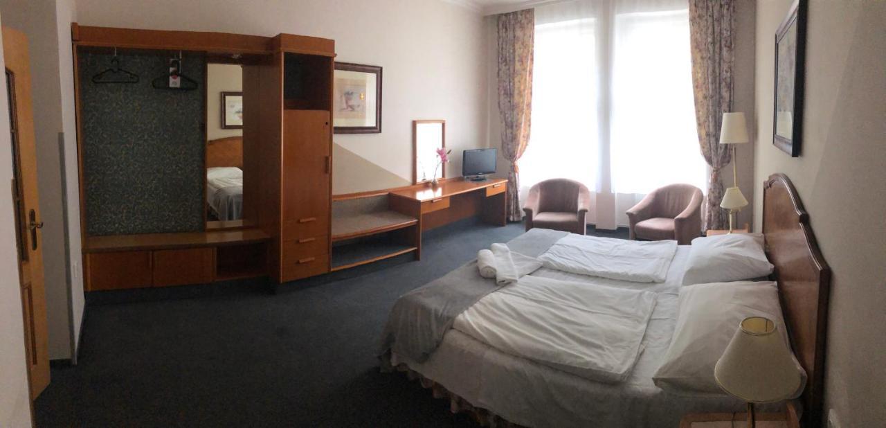 Hotel Geo Прага Екстериор снимка