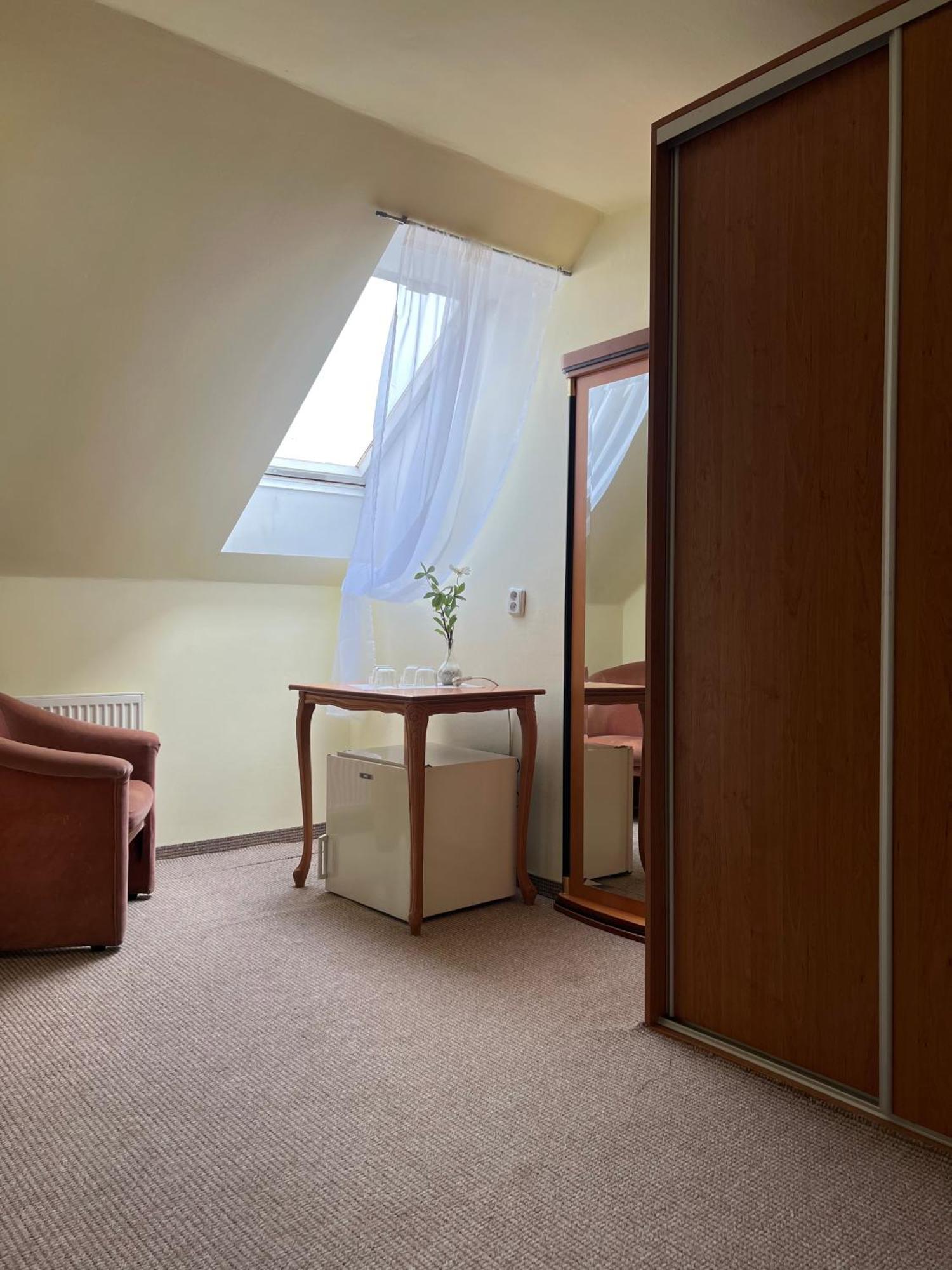 Hotel Geo Прага Екстериор снимка