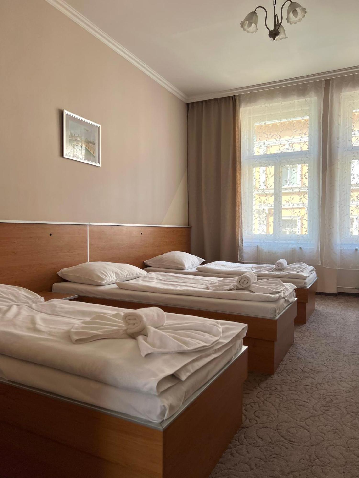 Hotel Geo Прага Екстериор снимка