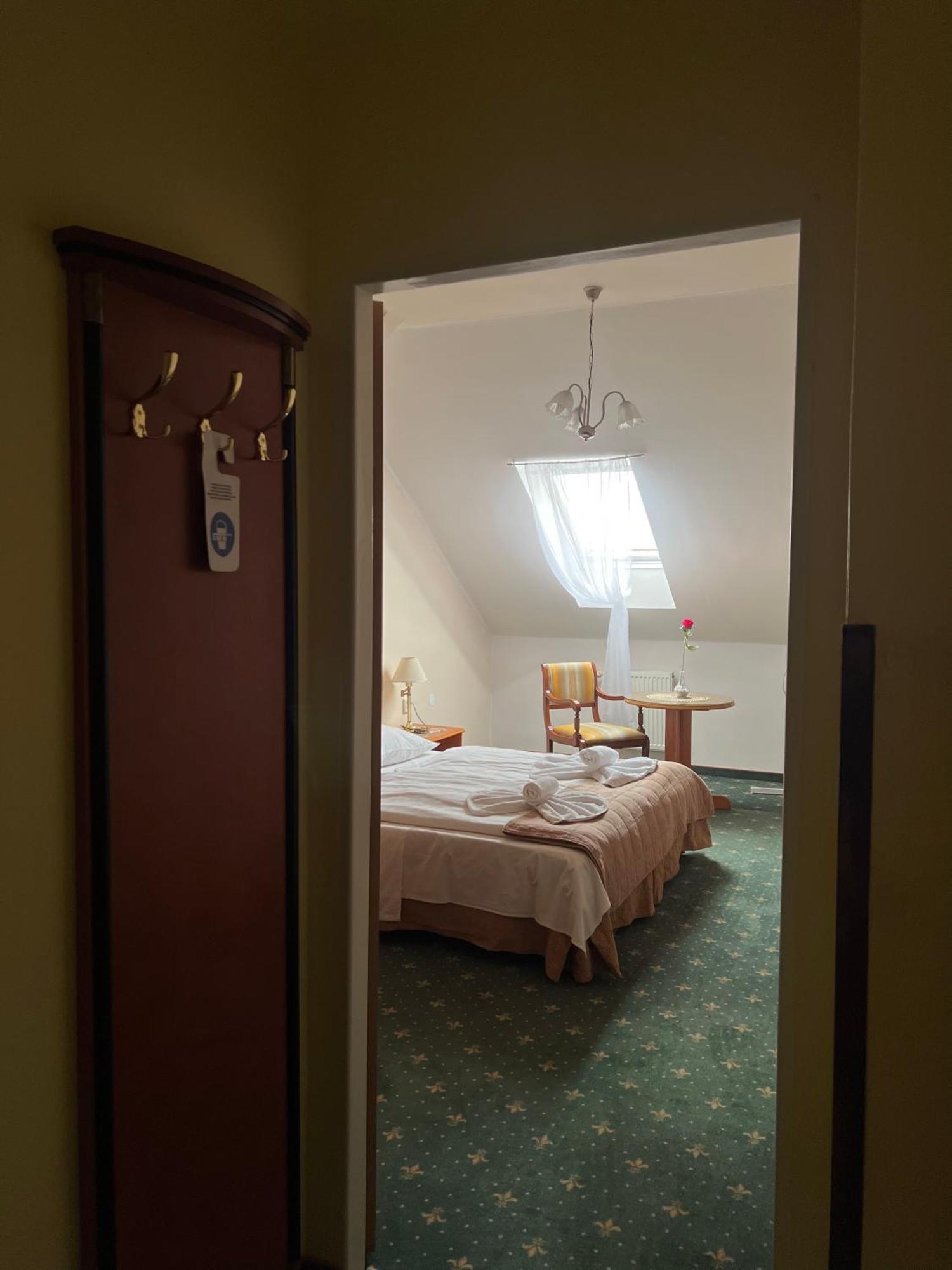 Hotel Geo Прага Екстериор снимка