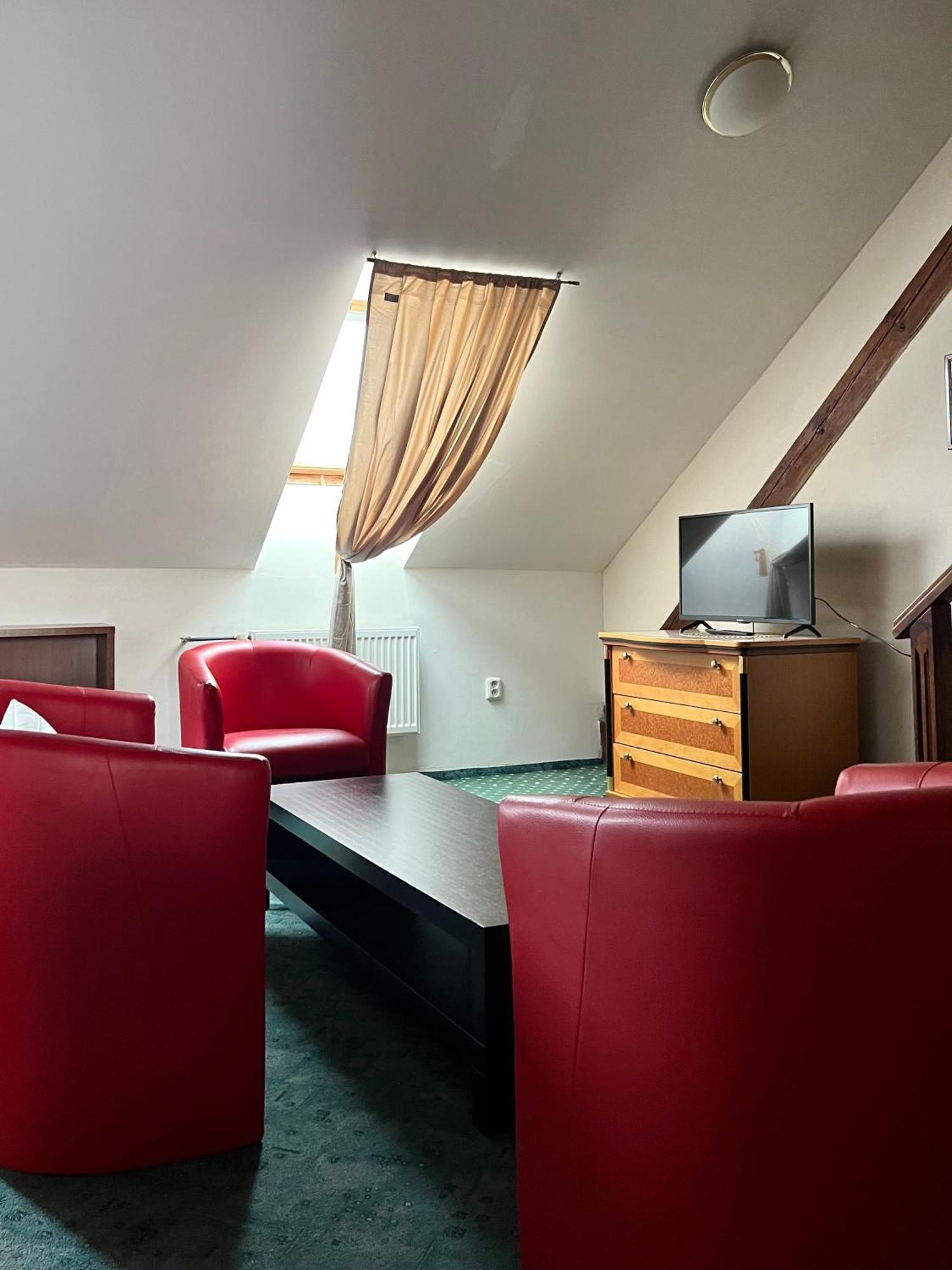 Hotel Geo Прага Екстериор снимка
