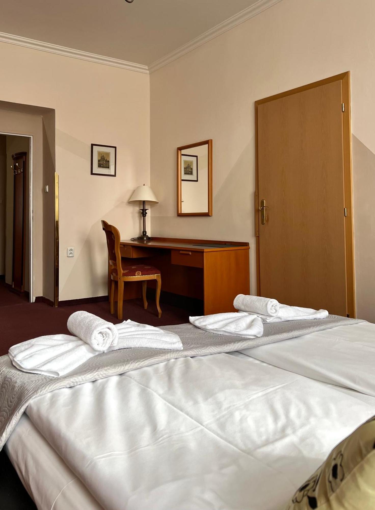Hotel Geo Прага Екстериор снимка