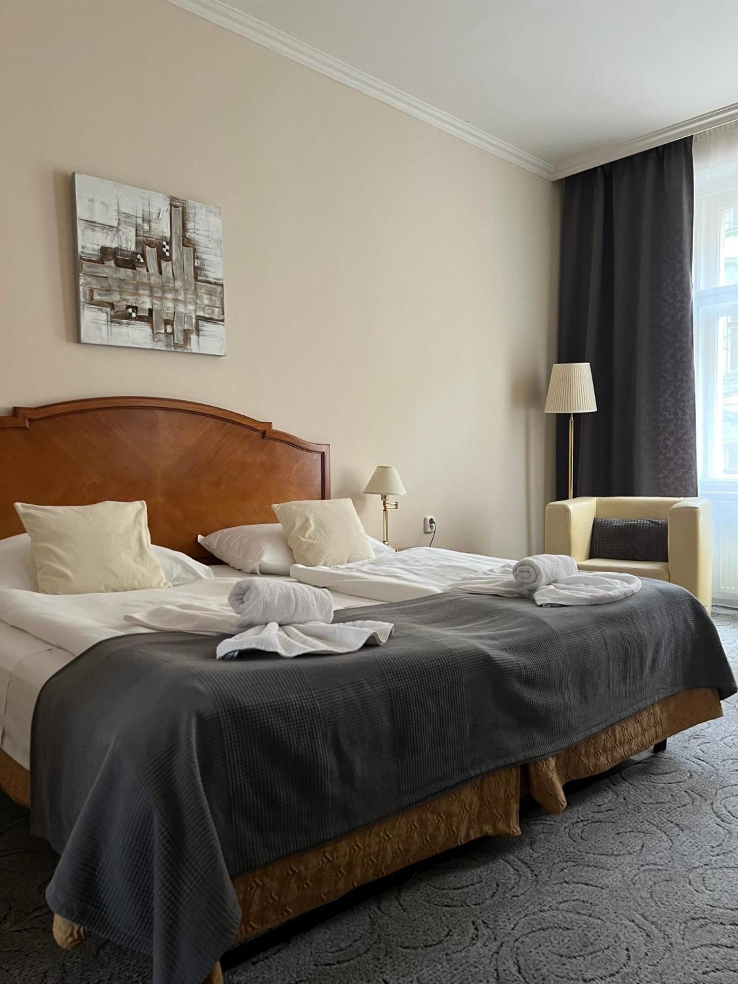 Hotel Geo Прага Екстериор снимка