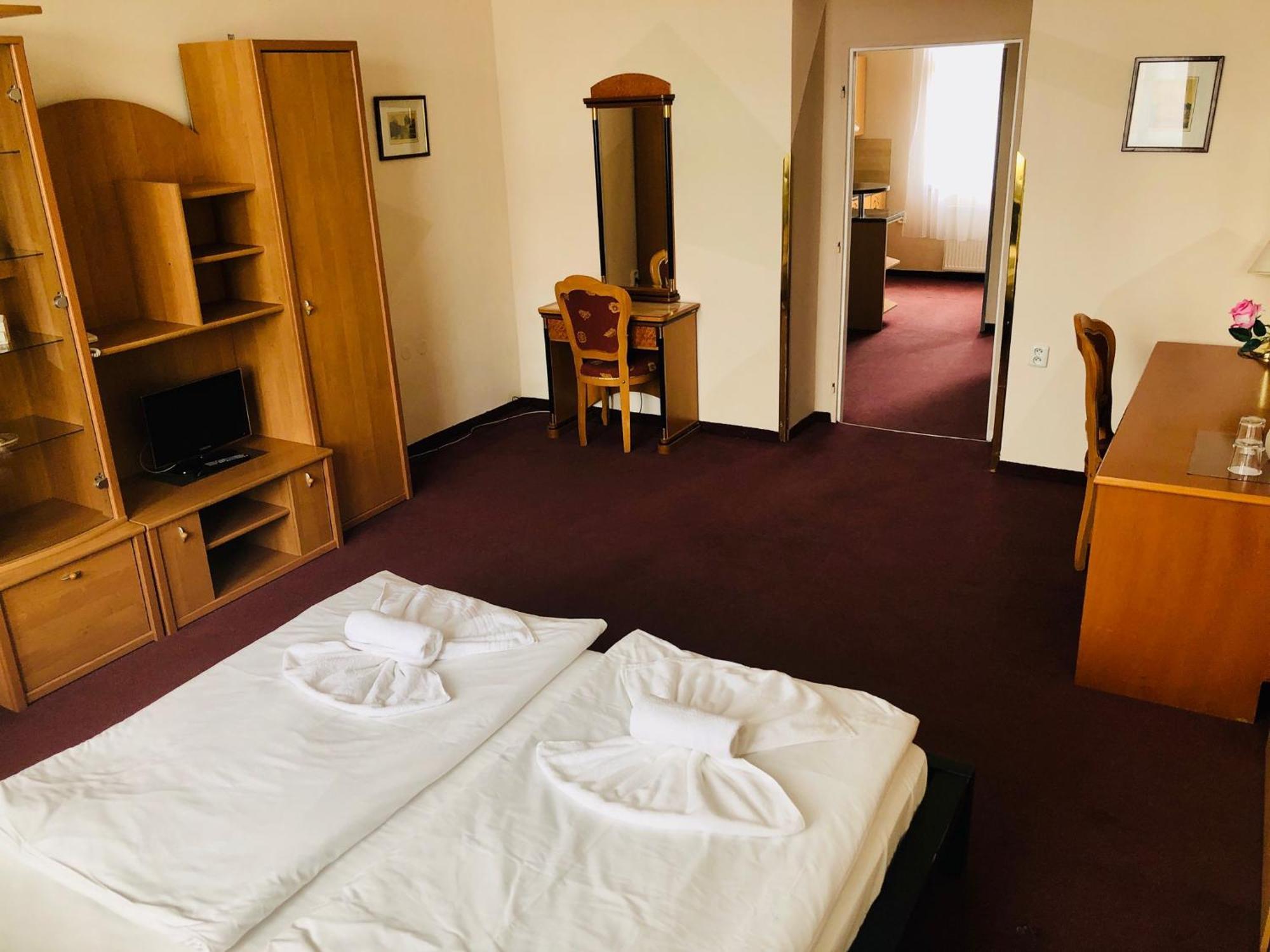 Hotel Geo Прага Екстериор снимка