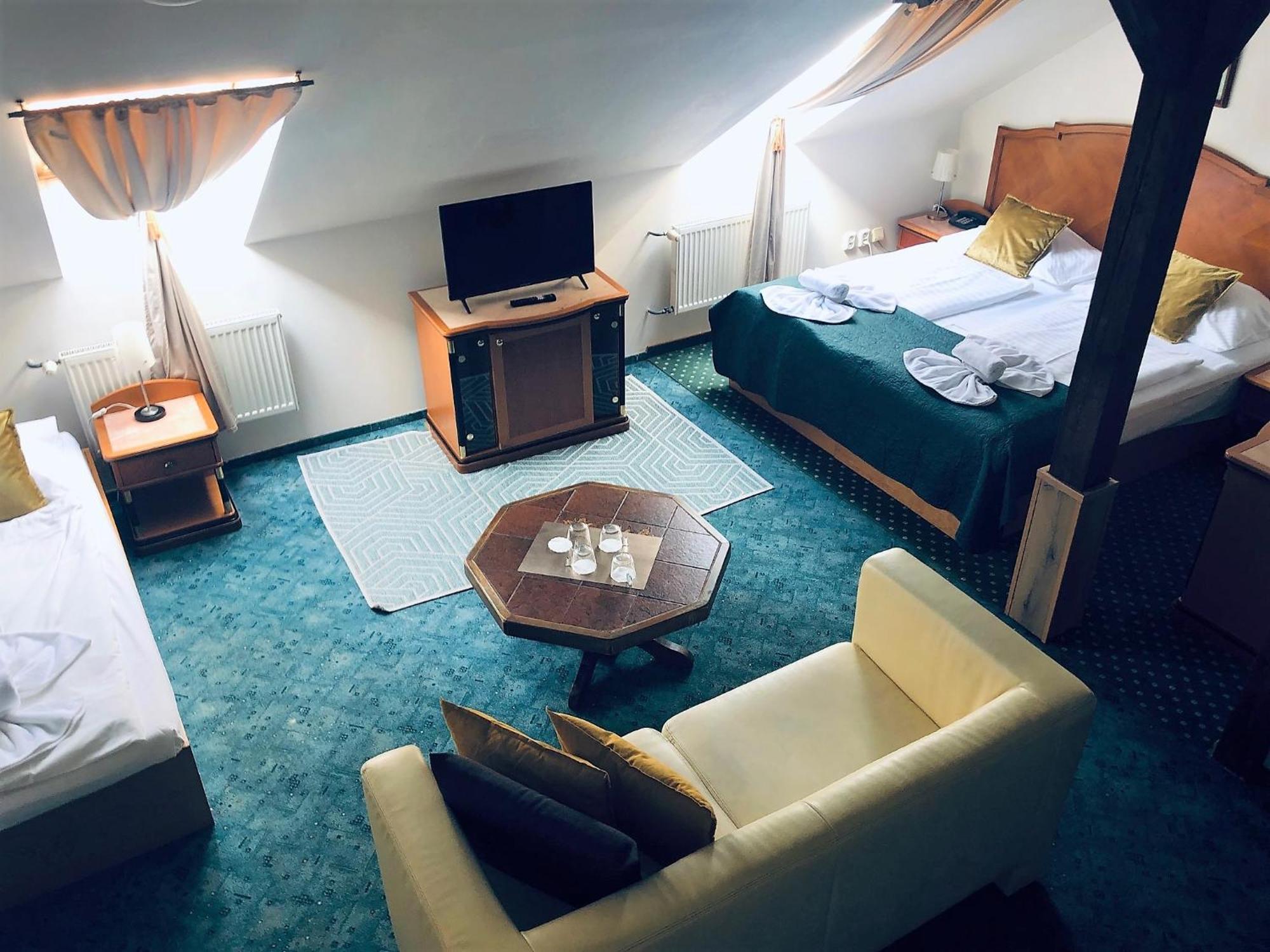 Hotel Geo Прага Екстериор снимка