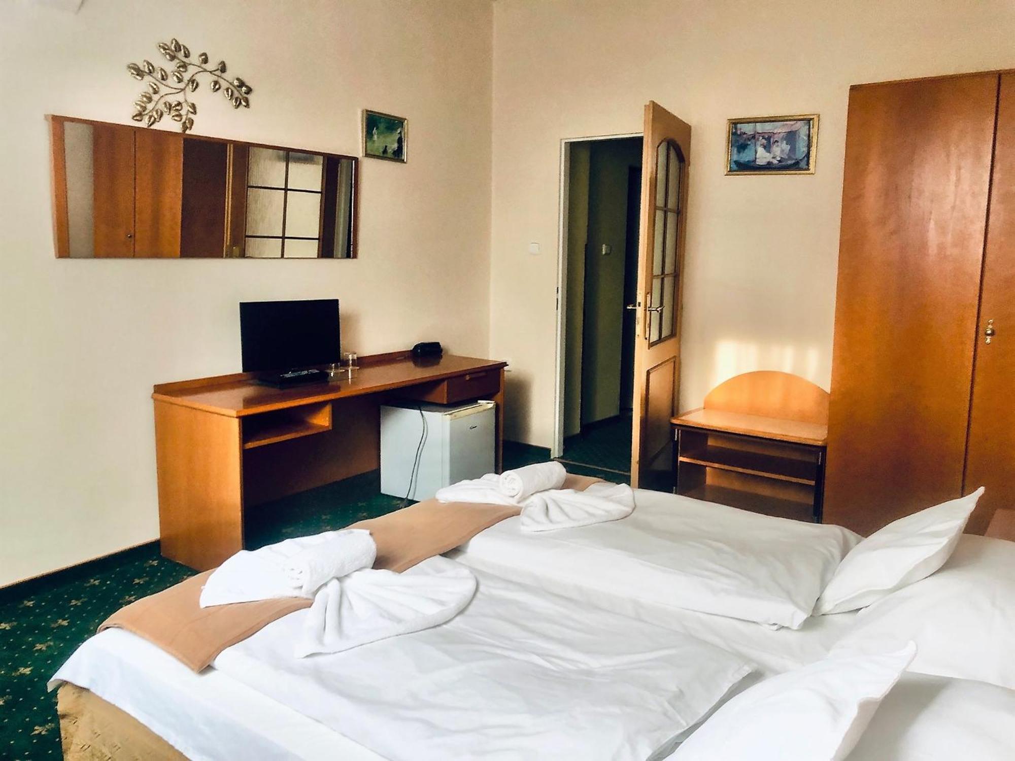 Hotel Geo Прага Екстериор снимка