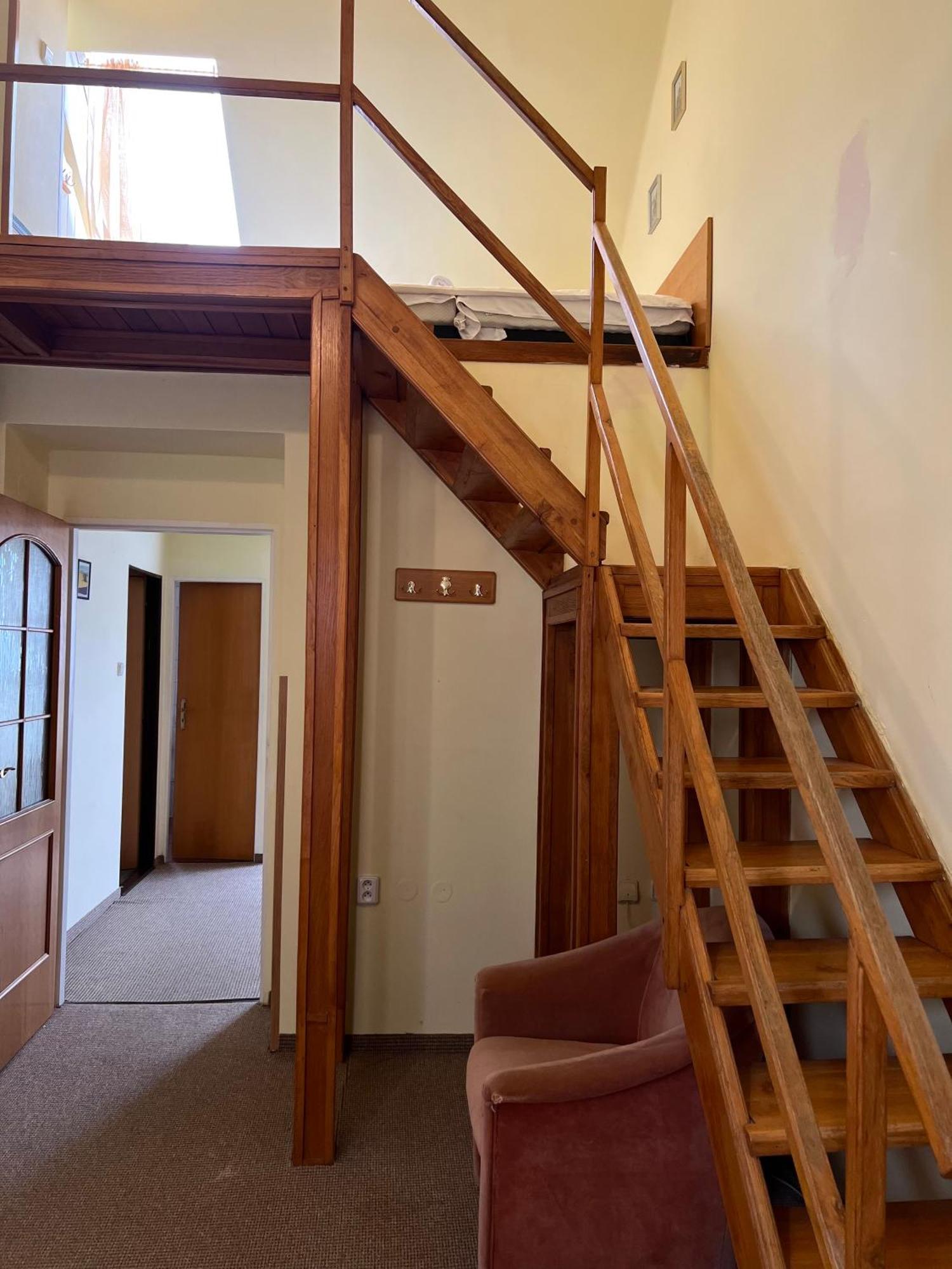 Hotel Geo Прага Екстериор снимка